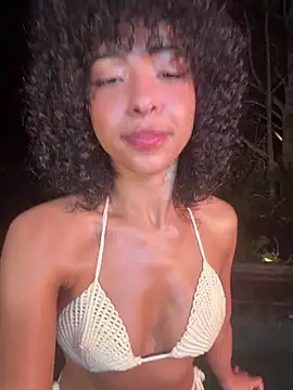 Snapshot of OSHUN_ chatting on 01/16/26, 06:50 OSHUN online show from 01/16/26, 06:50