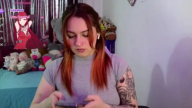 lucycherry   online show from 12/04/25, 05:54