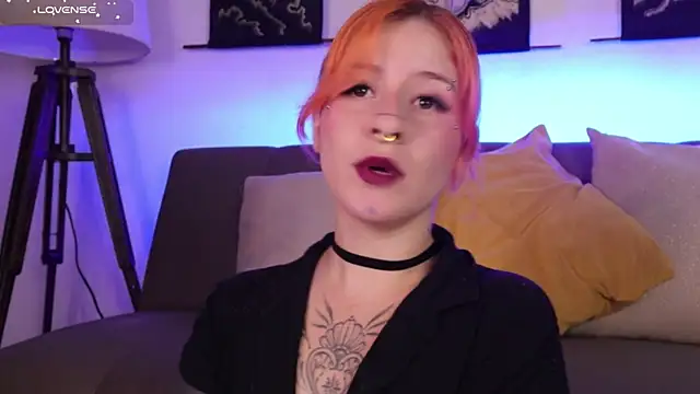 Snapshot of Daarlene chatting on 11/08/25, 10:59 Daarlene online show from 11/08/25, 10:59