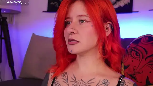 Snapshot of Daarlene chatting on 12/16/25, 10:53 Daarlene online show from 12/16/25, 10:53