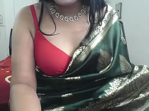 Snapshot of BIG_HEARTED chatting on 10/02/25, 04:58 BIG HEARTED online show from 10/02/25, 04:58