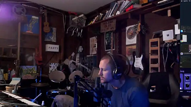 Snapshot of itsjameswebbscope chatting on 11/15/25, 02:20 itsjameswebbscope online show from 11/15/25, 02:20