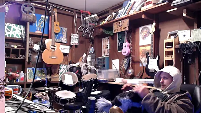 Snapshot of itsjameswebbscope chatting on 11/25/25, 01:00 itsjameswebbscope online show from 11/25/25, 01:00