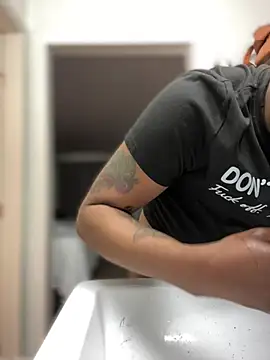 PrettyGal Tingz online show from 02/08/25, 04:04