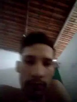 Snapshot of LucasMarcelo85 chatting on 01/23/25, 07:43 LucasMarcelo85 online show from 01/23/25, 07:43