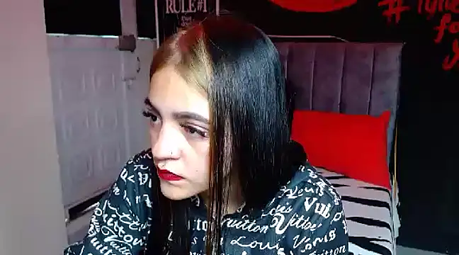 Violettasquirt online show from 12/24/24, 01:39