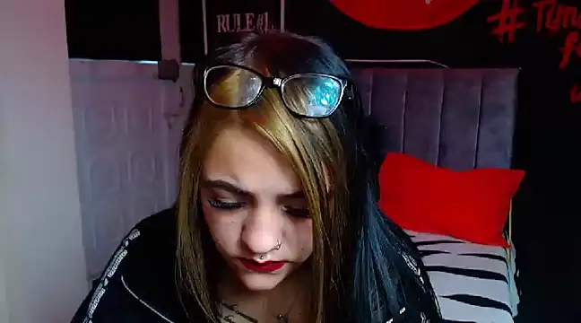 Violettasquirt online show from 12/28/24, 03:04