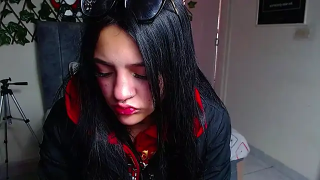 Violettasquirt online show from 06/11/26, 01:42
