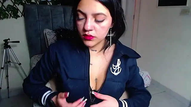 Violettasquirt online show from 06/13/26, 02:04