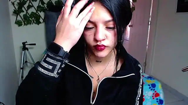 Violettasquirt online show from 07/15/26, 02:00