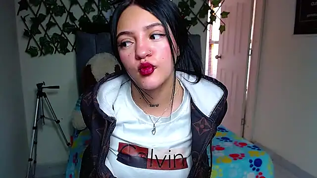 Violettasquirt online show from 07/22/26, 04:10