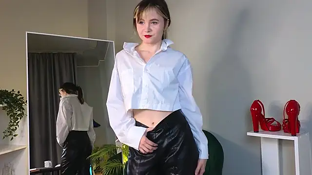 CiriRianonn online show from 09/22/25, 04:25