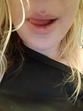 Linda 999 online show from 10/21/25, 01:50