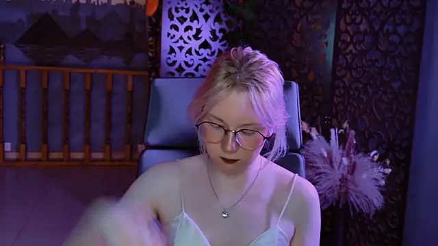 NancyMartinez online show from 12/28/24, 01:06