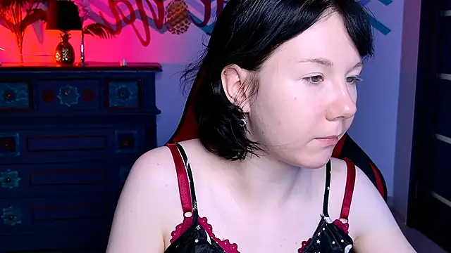 NancyMartinez online show from 10/04/25, 09:07