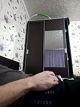 red red00 online show from 12/24/24, 04:08