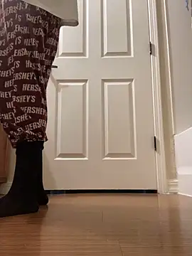 Snapshot of yfui221 chatting on 10/27/25, 12:15 yfui221 online show from 10/27/25, 12:15