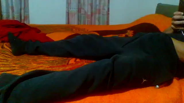 Snapshot of petan33 chatting on 10/18/25, 06:19 petan33 online show from 10/18/25, 06:19