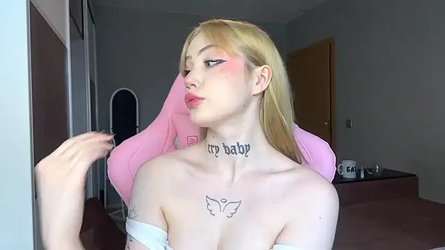 hanna cry baby online show from 03/11/25, 12:28