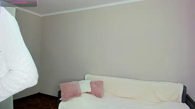 -Sacura- online show from 09/12/25, 04:07