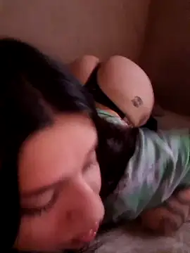 Snapshot of Luulaa444 chatting on 11/10/25, 09:52 Luulaa444 online show from 11/10/25, 09:52