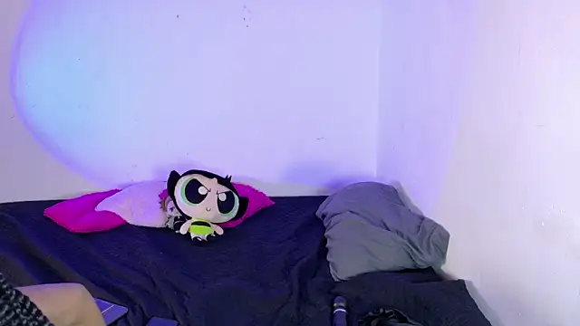 Snapshot of KetraWesttt chatting on 10/30/25, 04:58 KetraWesttt online show from 10/30/25, 04:58