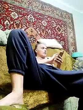 Pineapple04 online show from 12/31/24, 06:24