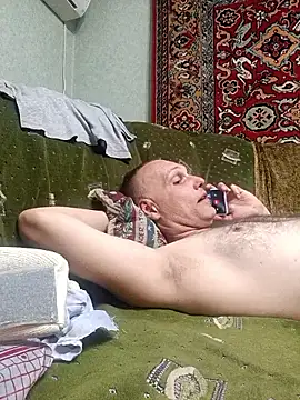 Pineapple04 online show from 09/18/25, 03:03