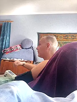 Pineapple04 online show from 09/21/25, 07:54