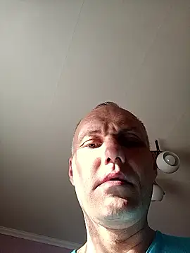 Pineapple04 online show from 09/27/25, 05:12