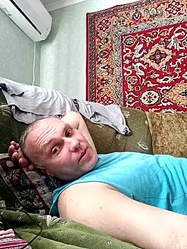 Pineapple04 online show from 09/28/25, 08:09