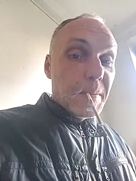 Pineapple04 online show from 10/15/25, 08:47