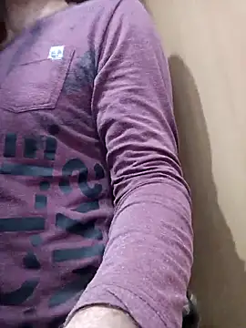 Pineapple04 online show from 10/18/25, 05:35