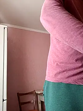 Pineapple04 online show from 10/21/25, 11:22