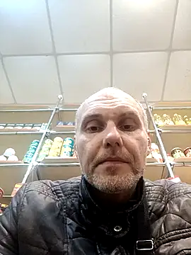 Pineapple04 online show from 12/01/25, 08:41