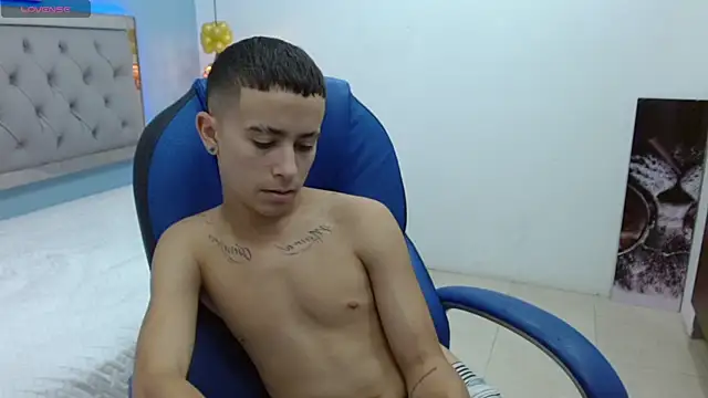 Xavii18 online show from 03/01/25, 04:00