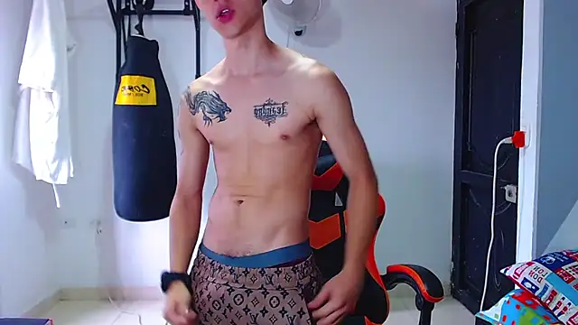 ADAM HOT online show from 06/26/26, 01:59