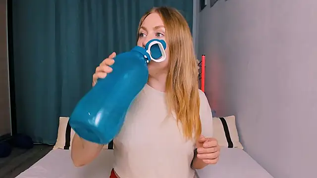 InsatiableFoxX online show from 06/10/26, 07:02