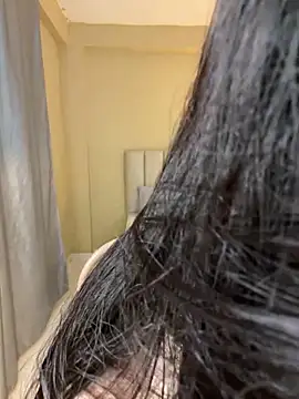 Snapshot of Mavi_Coless chatting on 10/10/25, 12:53 Mavi Coless online show from 10/10/25, 12:53