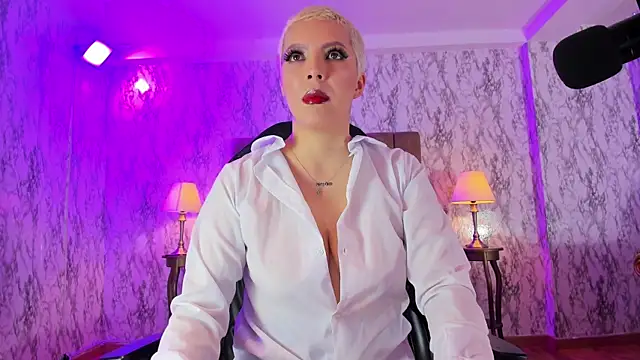 Camila Chainn online show from 01/10/25, 01:09