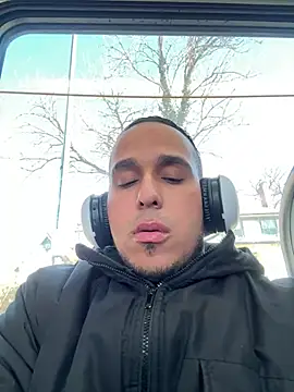 Snapshot of Maybe2Morrow chatting on 03/03/25, 06:55 Maybe2Morrow online show from 03/03/25, 06:55