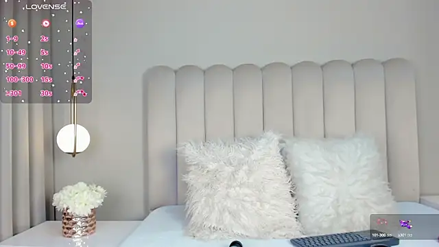 atenea roberts online show from 02/05/25, 12:53