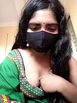 Snapshot of Lina-Rose chatting on 09/30/25, 01:32 Lina-Rose online show from 09/30/25, 01:32