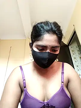 Snapshot of Lina-Rose chatting on 10/15/25, 02:22 Lina-Rose online show from 10/15/25, 02:22