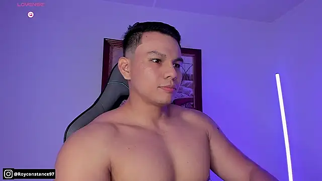 Snapshot of RoyConstance chatting on 12/14/25, 04:40 RoyConstance online show from 12/14/25, 04:40