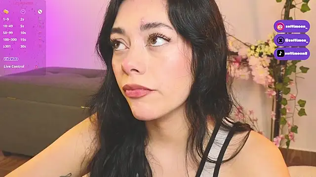 Snapshot of Soffimoon_ chatting on 10/02/25, 02:40 Soffimoon online show from 10/02/25, 02:40