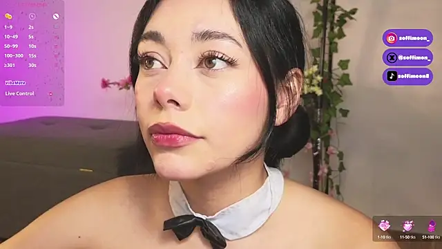 Snapshot of Soffimoon_ chatting on 10/10/25, 02:32 Soffimoon online show from 10/10/25, 02:32