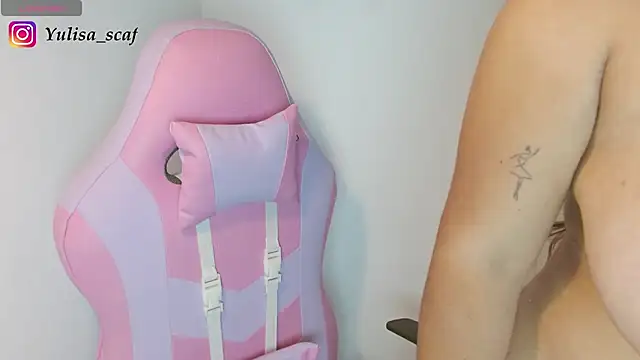 yulissa18 online show from 06/11/26, 04:10