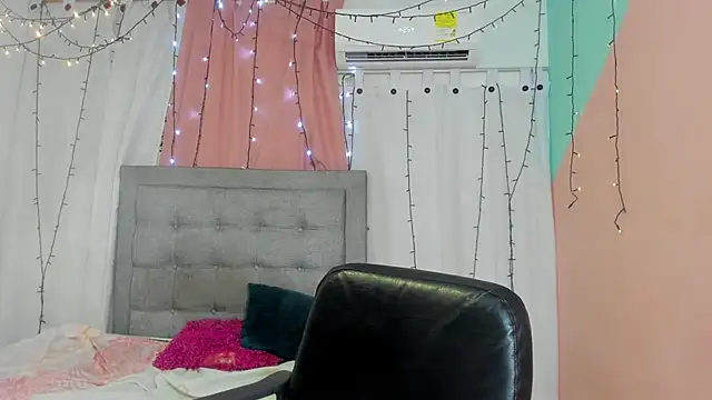 valentina 0  online show from 12/19/24, 09:51