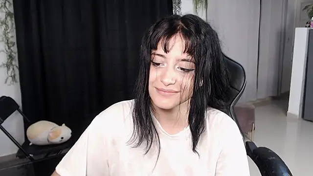 Snapshot of liz-beths chatting on 02/03/26, 02:53 liz-beths online show from 02/03/26, 02:53